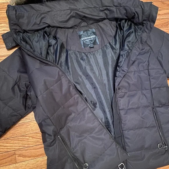 Woman’s winter jacket - Picture 2 of 3